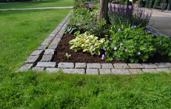 Flower Bed Mulching in Danville